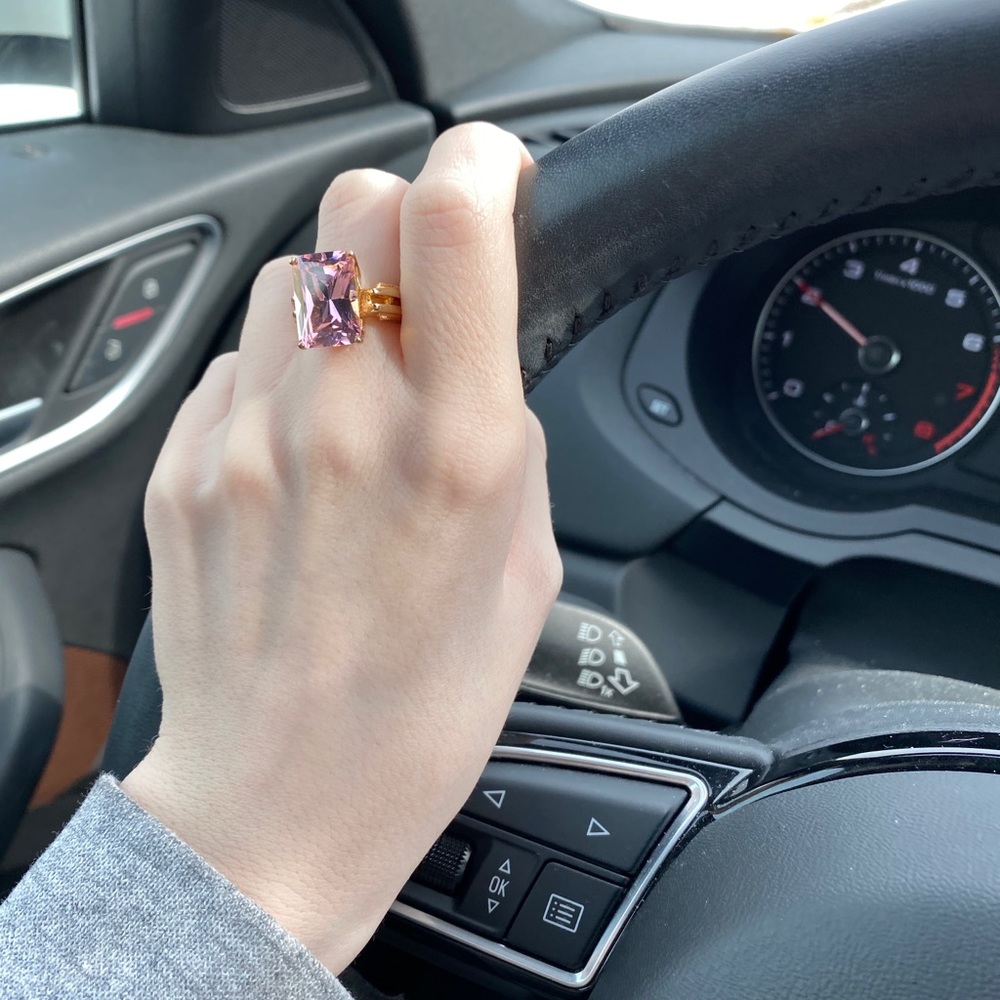 Pink gemstone ring - Picture 2 of 2